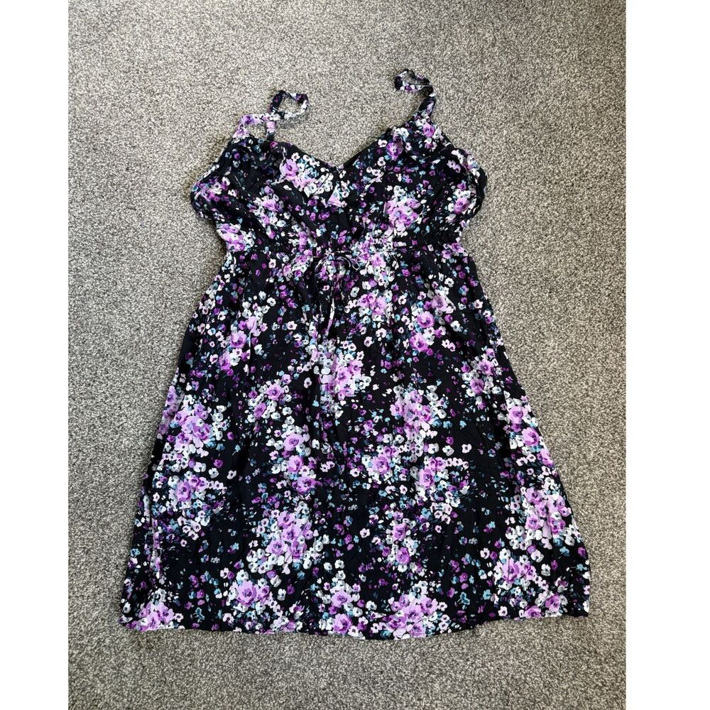 Torrid Floral Babydoll Dress Size 1 Black Floral  Flowy Empire Waist